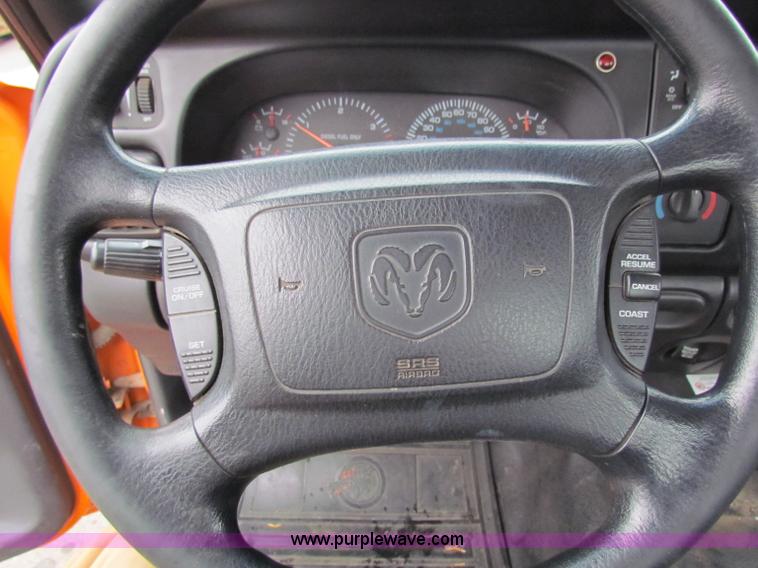 image for item B7091 2001 Dodge Ram 2500HD pickup truck