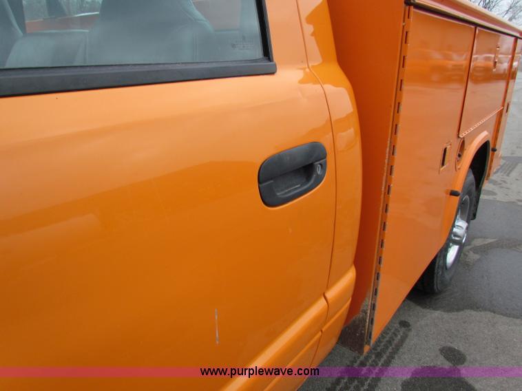 image for item B7091 2001 Dodge Ram 2500HD pickup truck