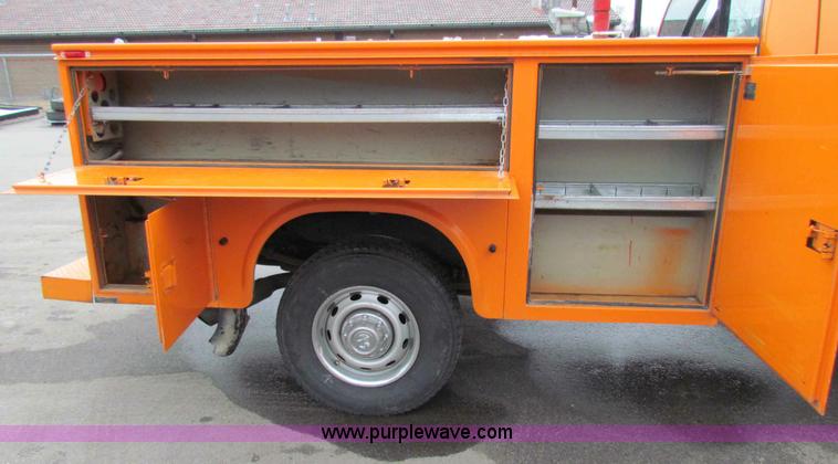 image for item B7091 2001 Dodge Ram 2500HD pickup truck