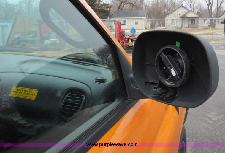 image for item B7091 2001 Dodge Ram 2500HD pickup truck