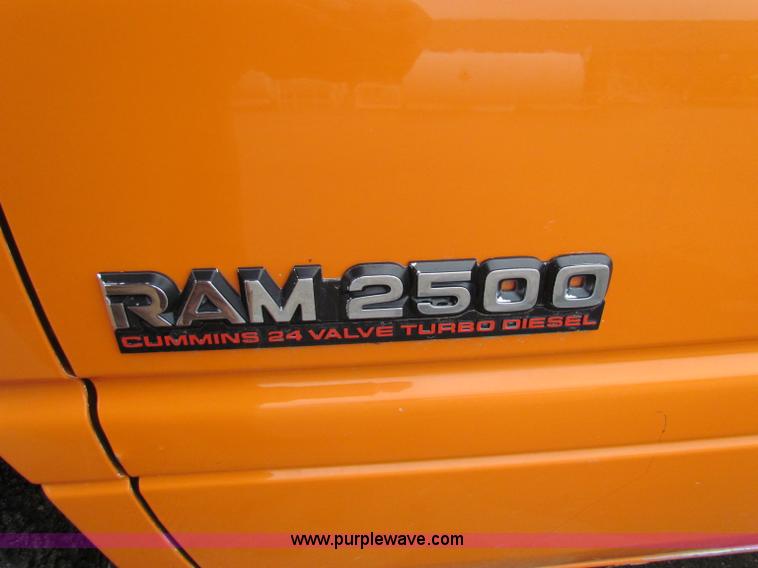 image for item B7091 2001 Dodge Ram 2500HD pickup truck