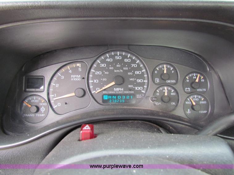 image for item B7095 2002 Chevrolet Silverado C2500HD pickup truck