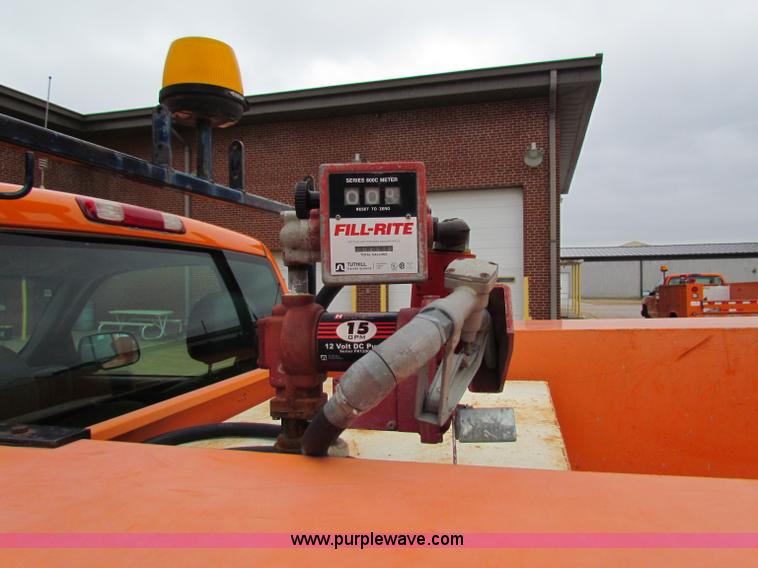 image for item B7095 2002 Chevrolet Silverado C2500HD pickup truck