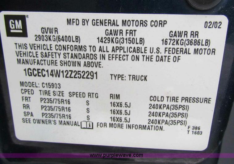 image for item B7096 2002 Chevrolet Silverado C1500 pickup truck