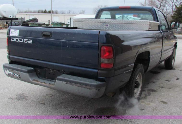 image for item B7097 2001 Dodge Ram 1500 pickup truck