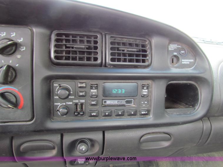 image for item B7097 2001 Dodge Ram 1500 pickup truck