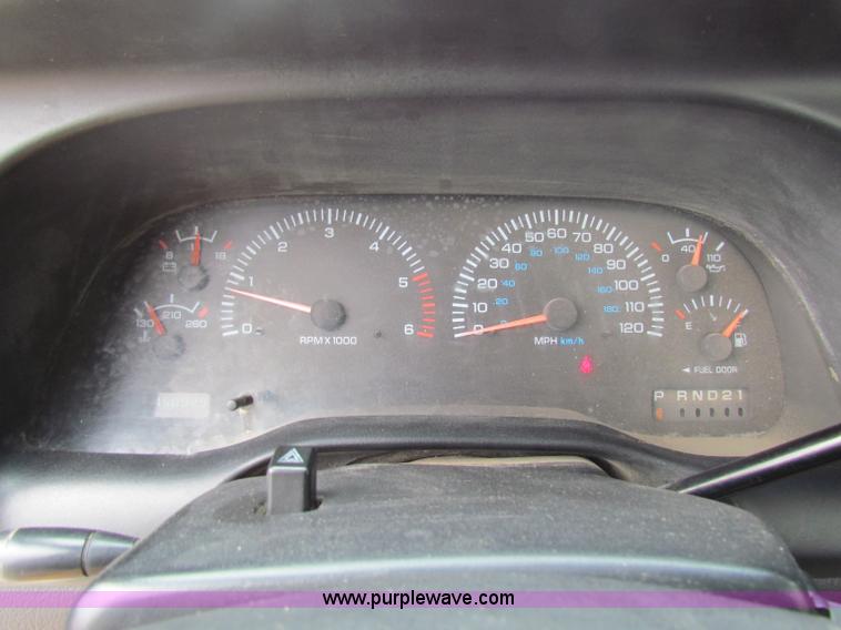 image for item B7097 2001 Dodge Ram 1500 pickup truck