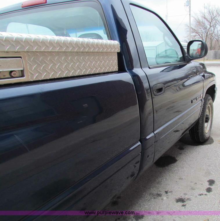 image for item B7097 2001 Dodge Ram 1500 pickup truck