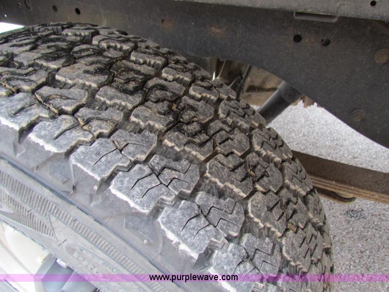 image for item B7097 2001 Dodge Ram 1500 pickup truck