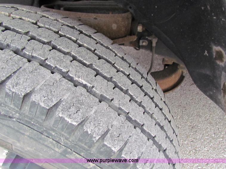 image for item B7097 2001 Dodge Ram 1500 pickup truck