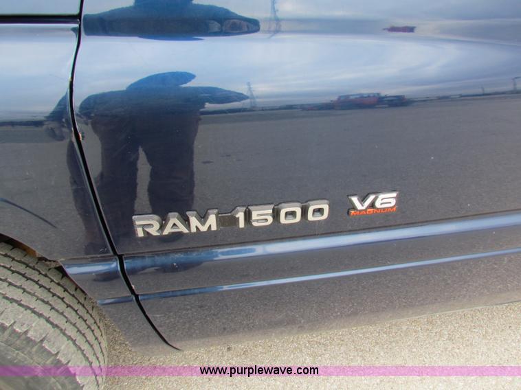 image for item B7097 2001 Dodge Ram 1500 pickup truck