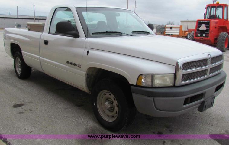 image for item B7098 2001 Dodge Ram 1500 pickup truck