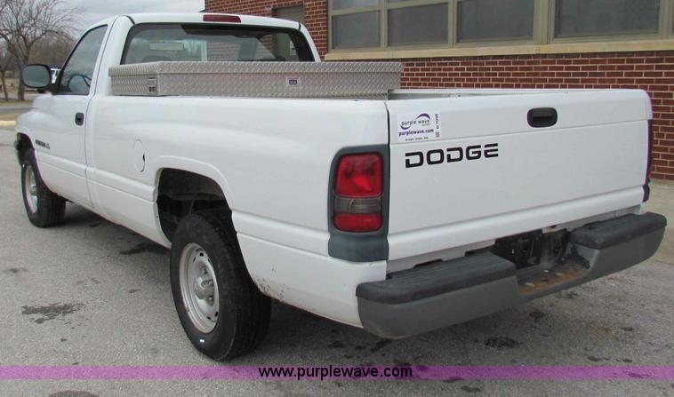 image for item B7098 2001 Dodge Ram 1500 pickup truck