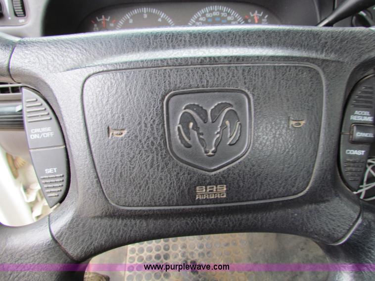 image for item B7098 2001 Dodge Ram 1500 pickup truck