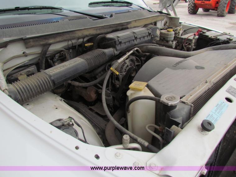 image for item B7098 2001 Dodge Ram 1500 pickup truck