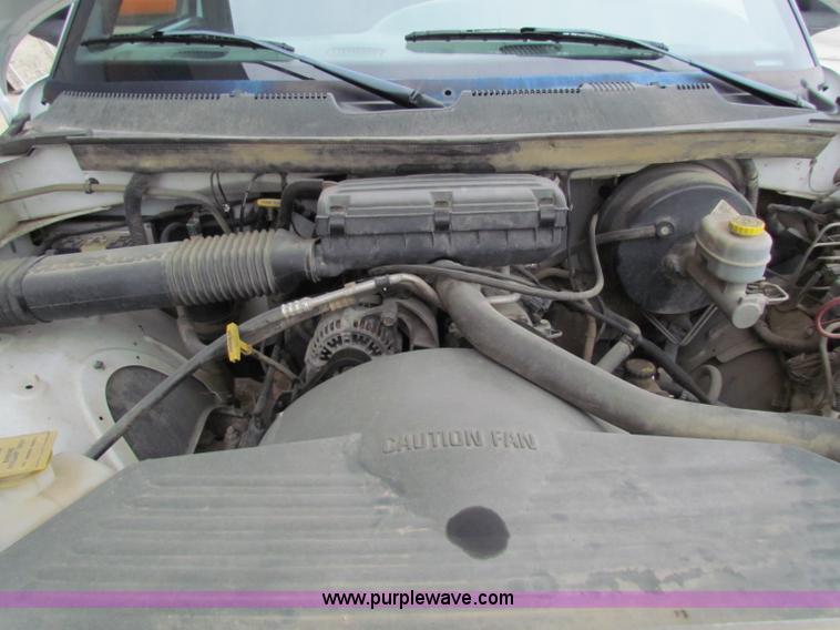 image for item B7098 2001 Dodge Ram 1500 pickup truck
