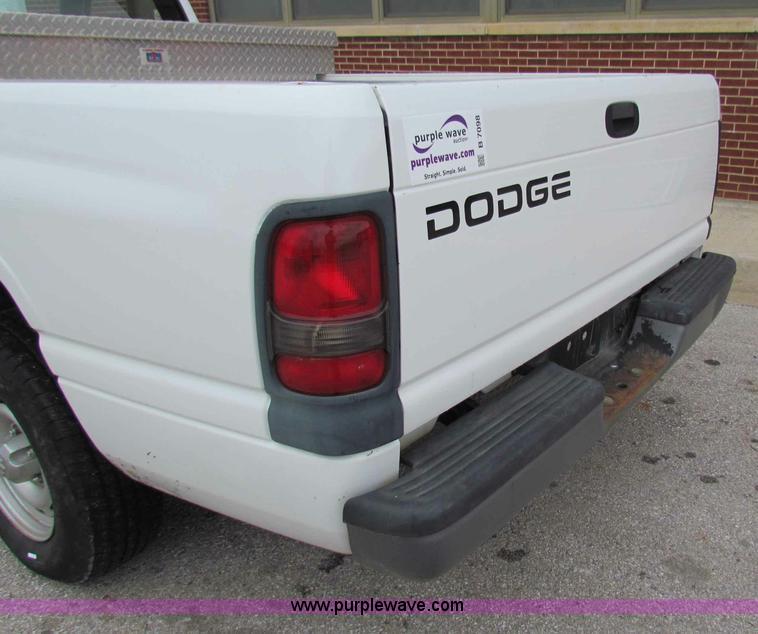 image for item B7098 2001 Dodge Ram 1500 pickup truck