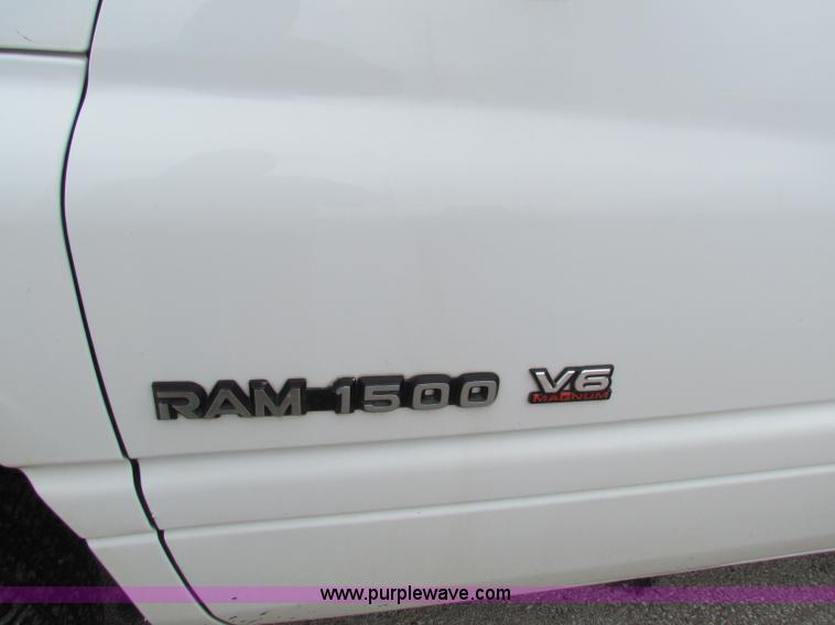 image for item B7098 2001 Dodge Ram 1500 pickup truck