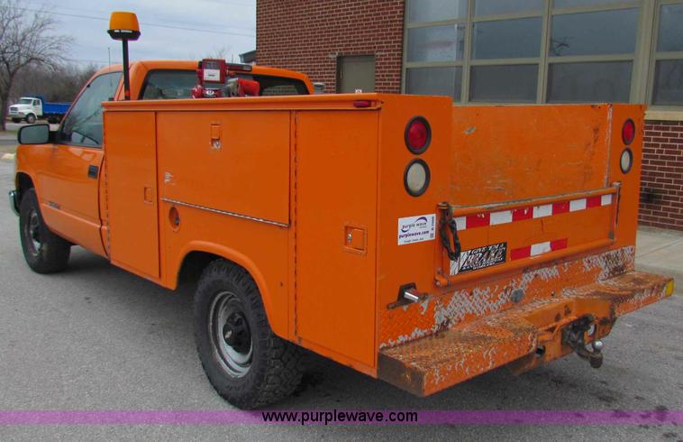 image for item B7099 1998 Chevrolet C2500 pickup truck