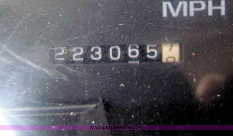 image for item B7099 1998 Chevrolet C2500 pickup truck