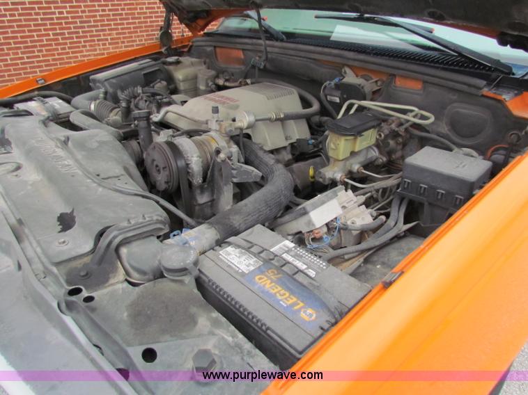 image for item B7099 1998 Chevrolet C2500 pickup truck