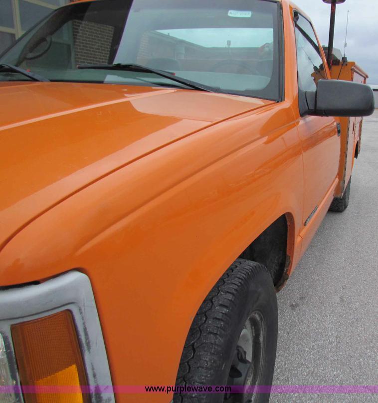 image for item B7099 1998 Chevrolet C2500 pickup truck