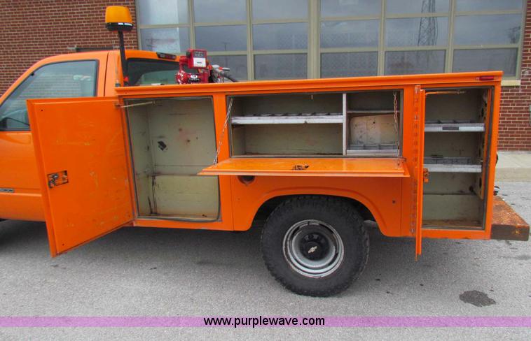 image for item B7099 1998 Chevrolet C2500 pickup truck