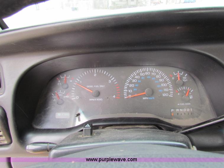 image for item B7100 2001 Dodge Ram 2500 pickup truck