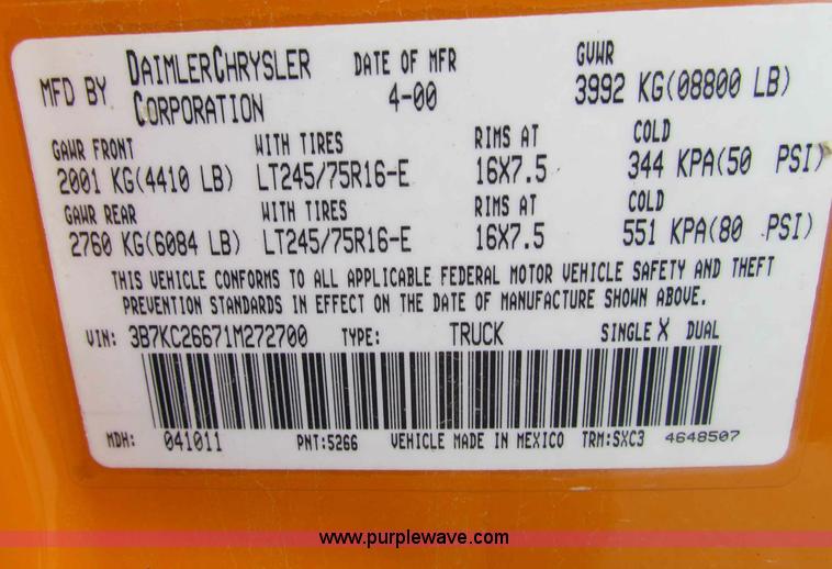 image for item B7100 2001 Dodge Ram 2500 pickup truck