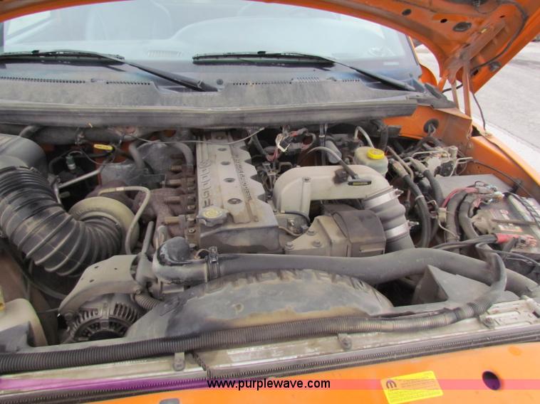 image for item B7100 2001 Dodge Ram 2500 pickup truck