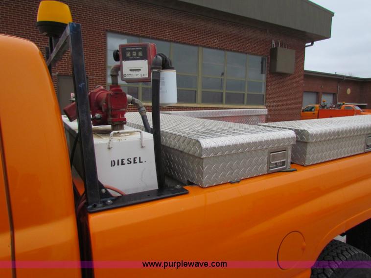 image for item B7100 2001 Dodge Ram 2500 pickup truck