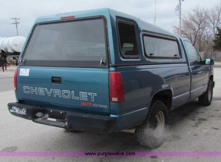 image for item B7101 1997 Chevrolet C1500 pickup truck