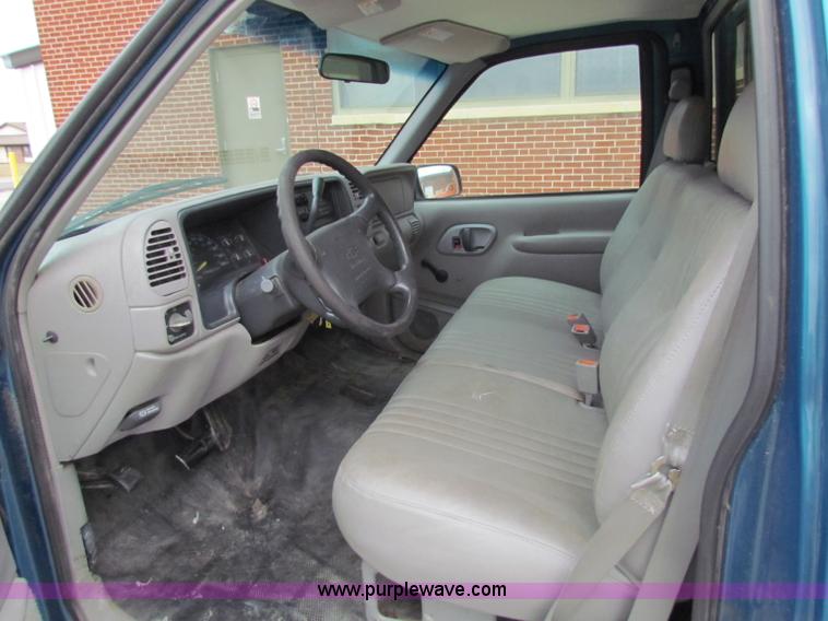 image for item B7101 1997 Chevrolet C1500 pickup truck
