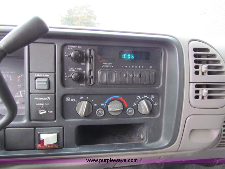 image for item B7101 1997 Chevrolet C1500 pickup truck