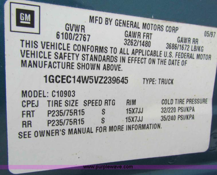 image for item B7101 1997 Chevrolet C1500 pickup truck
