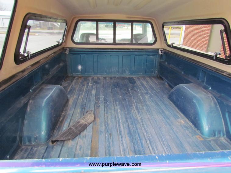 image for item B7101 1997 Chevrolet C1500 pickup truck