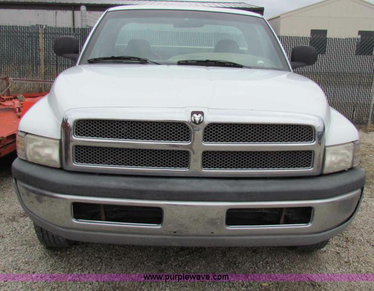 image for item B7102 2001 Dodge Ram 1500 pickup truck