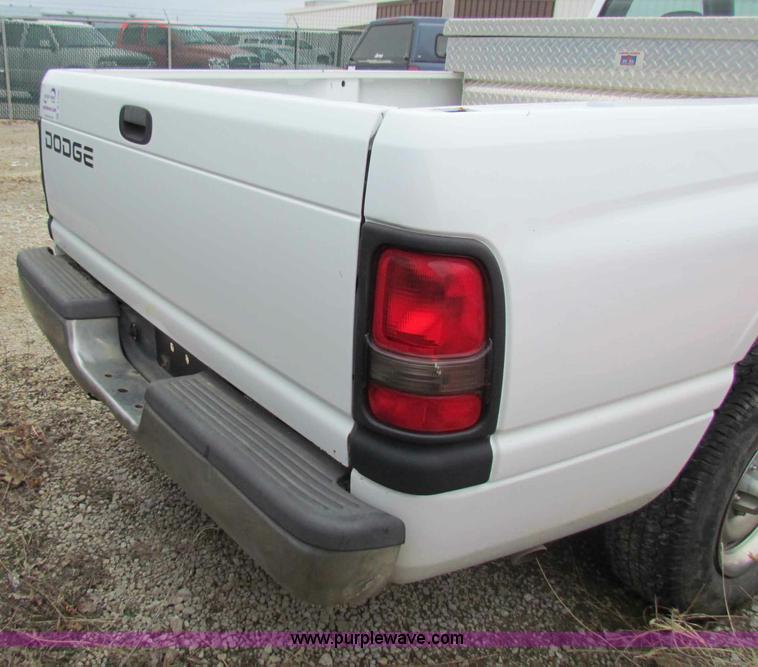 image for item B7102 2001 Dodge Ram 1500 pickup truck