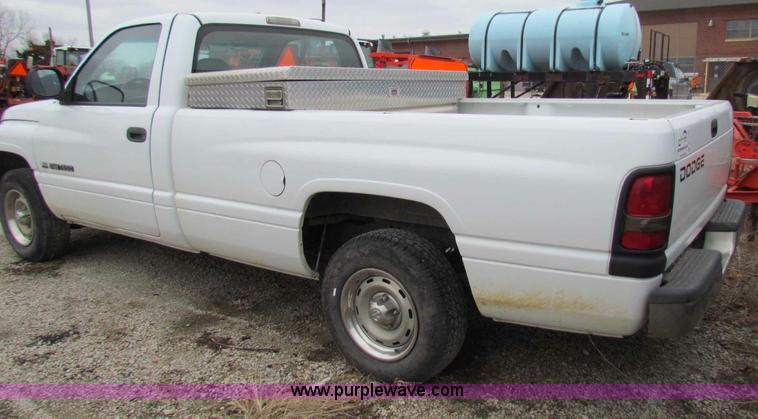 image for item B7102 2001 Dodge Ram 1500 pickup truck