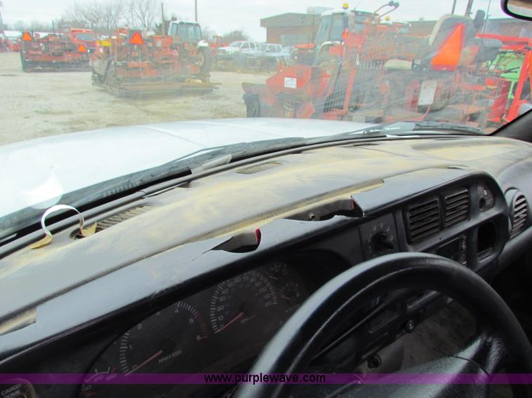 image for item B7102 2001 Dodge Ram 1500 pickup truck