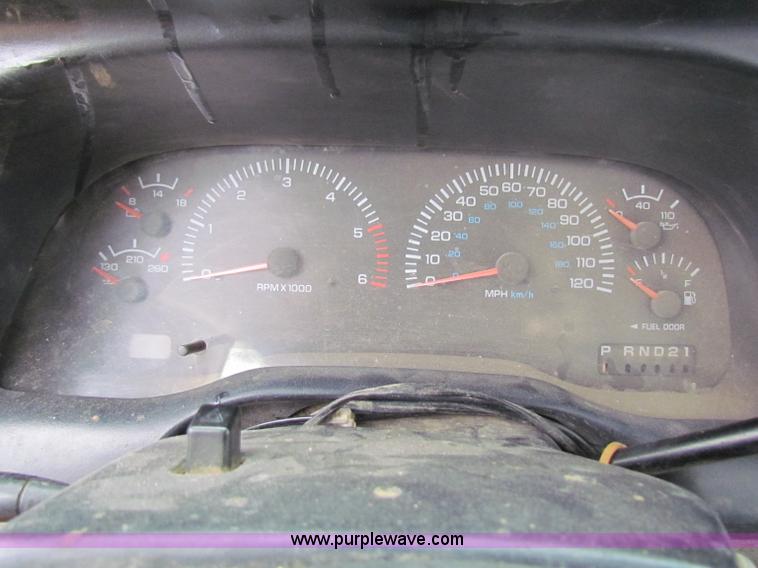 image for item B7102 2001 Dodge Ram 1500 pickup truck