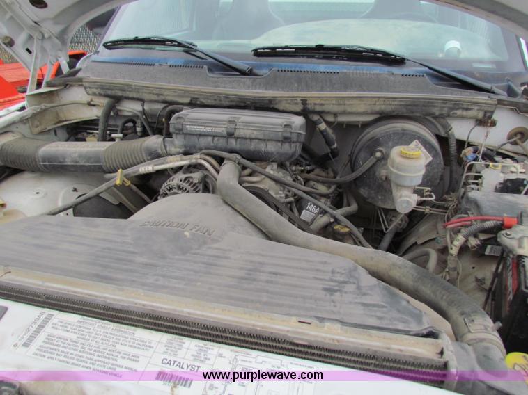 image for item B7102 2001 Dodge Ram 1500 pickup truck