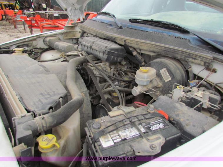 image for item B7102 2001 Dodge Ram 1500 pickup truck