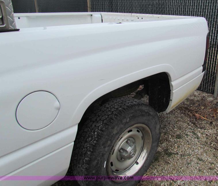 image for item B7102 2001 Dodge Ram 1500 pickup truck