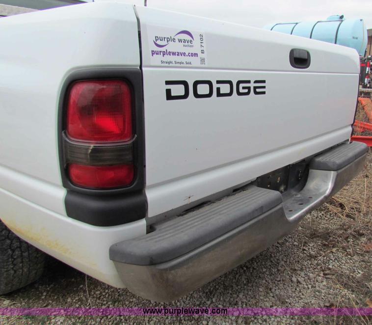 image for item B7102 2001 Dodge Ram 1500 pickup truck