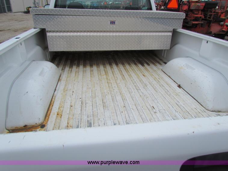 image for item B7102 2001 Dodge Ram 1500 pickup truck