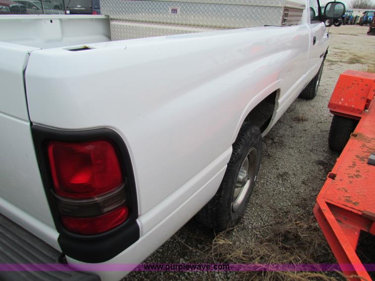 image for item B7102 2001 Dodge Ram 1500 pickup truck