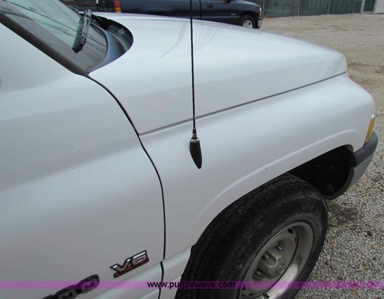 image for item B7102 2001 Dodge Ram 1500 pickup truck