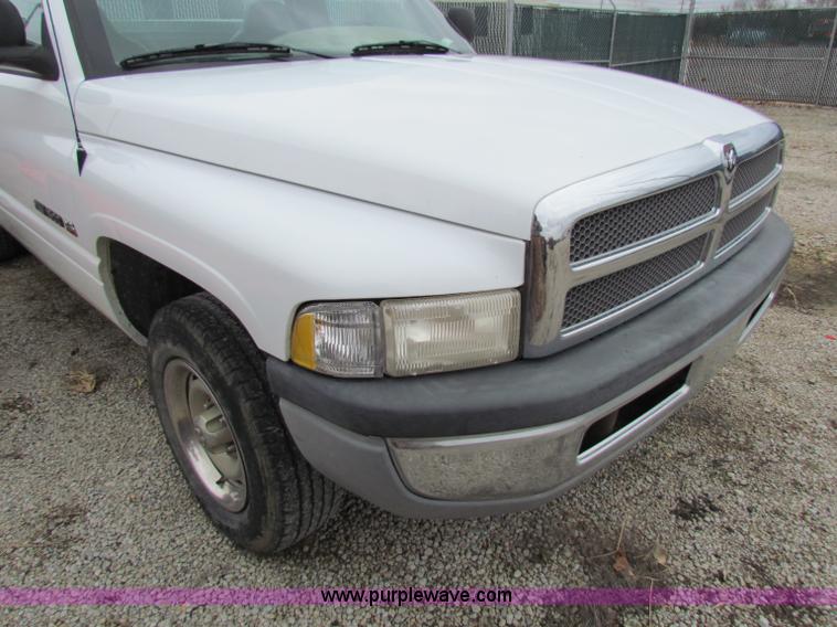image for item B7102 2001 Dodge Ram 1500 pickup truck
