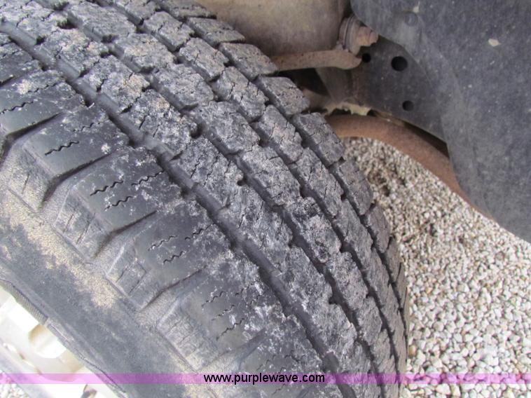 image for item B7102 2001 Dodge Ram 1500 pickup truck